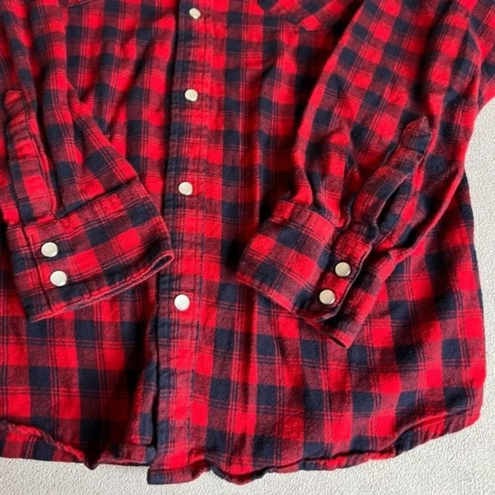 Men's Levi's Red and Black Plaid Flannel Button-up Shirt Size Medium